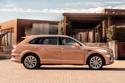 Bentley Bentayga Front Right Three Quarter